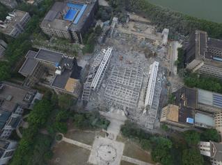 武汉大学工学部第1教学楼爆破拆...